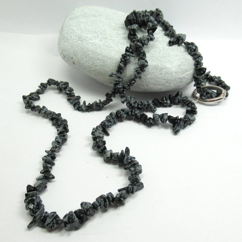Snowflake Obsidian gemstone chip strand necklace - Picture 2 of 7